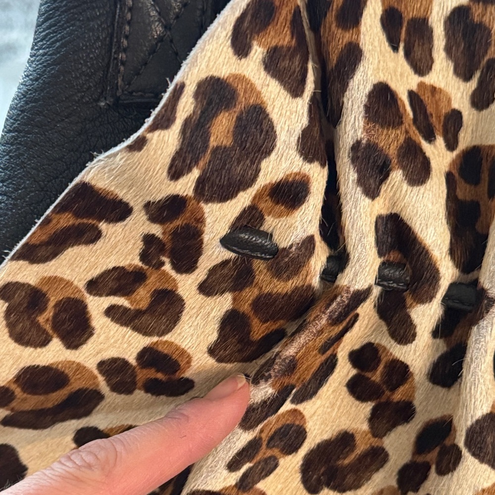 Viva Bags USA πΊπΈ Brown Leather Shoulder Bag with Leopard Flap & Horn/Tassel - Picture 16 of 16